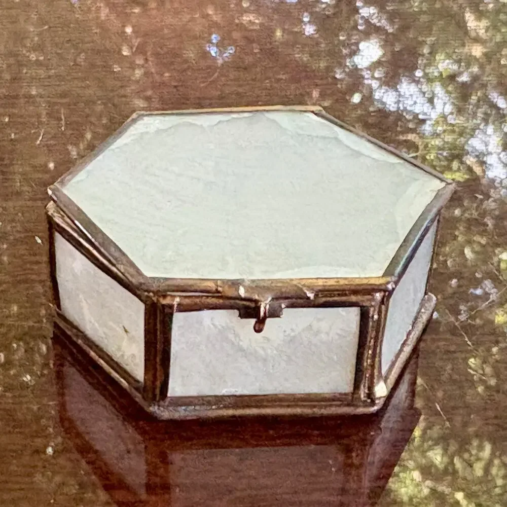 Vintage Hexagon Capiz Shell Trinket Box – Hinged Lid